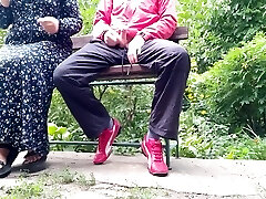 Masturbates Off A Immense Dick Into A Glass In The Park On A Bench