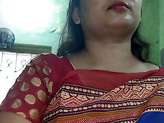 Indian Bhabhi has hump with stepbrother showing boobs