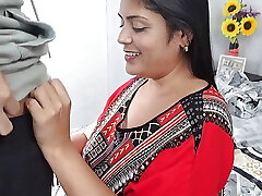 ich ficke sie und ich komme auf ihr gesicht, sie liebt es, meinen schwanz zu essen!