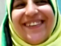 Desi neighbour Lusty aunty park sucking cock cheating