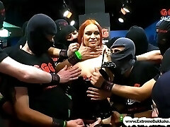 Extreme-Bukkake - Dirty Mary, die rothaarige Latex Queen