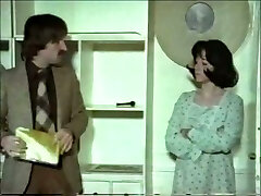 Desperate housewife gets her twat torn up in missionary position