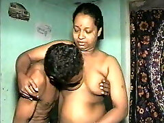 beautiful large mallu aunty