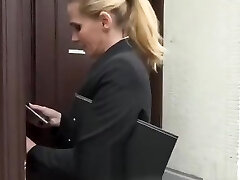 Sex Hot amateur cougar fucked for cash