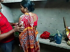 Watching the maid alone, the master stripped her and fucked her. Indian Desi style sax