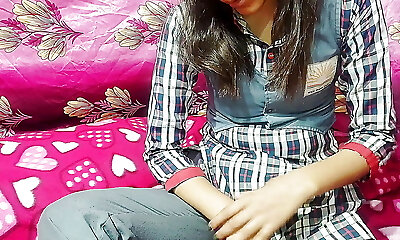 College ki chuti ke baad girlfriend ko room par lekar gya