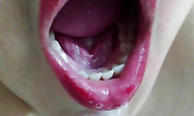Tamil Desi Stepmom Gets Stuck While Sweeping Under Bed When Stepson Ravages & Huge Jizz Out Her Jaws