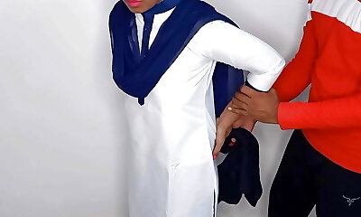 Komal ko老师ne pichwade bahut mara fir bhai ne冰块ke sekha