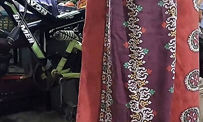 Sasur Ne Bahu ko chusna sikhaya