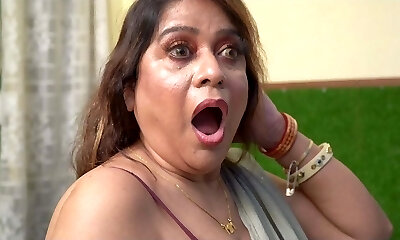 18yrs Uber-cute girls join in stepmom hook-up program! Indian Swapping Sex