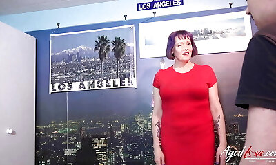 热成熟享受年轻的邻居公鸡