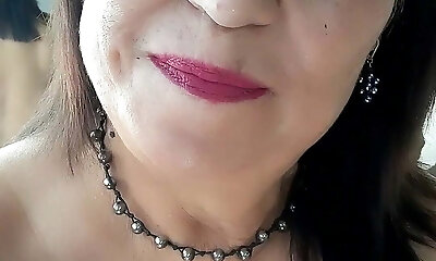 My feet perceive so good on my mature hairy Latina pussy