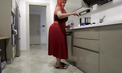 My big-ass step-mom hardened my dick with her skirt.