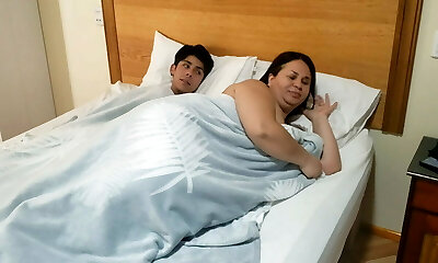 继母访问继子床和骑女牛仔荡妇线控制动