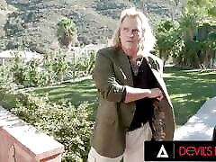 devils film-cute teen penelope woods ottiene assfucked da vecchio vicino di casa