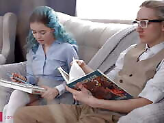 cornea teen con turchese capelli scopa con tutor