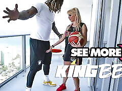 milf cassie bender ama il basket & amp; amp; grandi cazzi neri da kingbbc