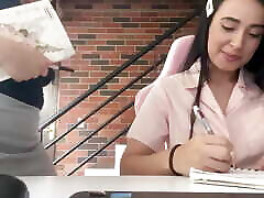 zoemelissa sorellastre stanno studiando e si eccitano