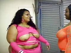 Mega big plat ass Thighed BBW Eats Out a Dark and Shaved Smooth Black Pussy