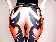 back door sexy zużycie w legginsy klapsy jej tyłek