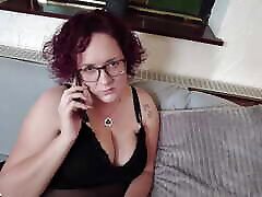 Hausfrau Lizz Hardy General Phone