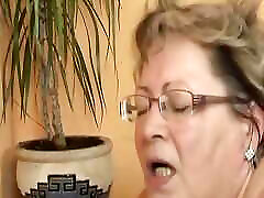 tedesco nonna gode hardcore fanculo