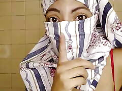 Muslim Arab Big Tits Stepmom MILF Masturbates Fat SQUIRT Pussy In Niqab And Shows Big Muslim Tits In Niqabi And Hijab
