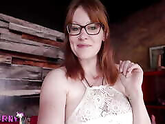 Sexy vlog - masturbates in the car before customer appointment