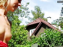Silvia fucks Monika by nude moms bath angela whiye playboy