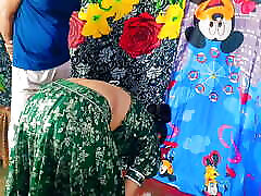 New sapna bhabhi was mopping, brother-in-law was secretly watching, came and started fucking Desi Kaamwali ki saxy gand