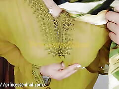 une pute en robe marocaine