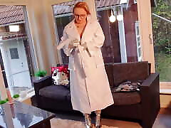 joi masturbarse instrucciones. botas otk, guantes de cuero, masturbación en abrigo de pvc! arya grander