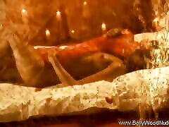 Seducing You With Her Indian Beauty Seducing You With Her Indian Beauty