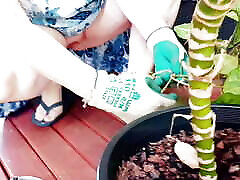 Gaping while I garden Gaping while I garden