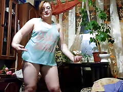 Hot MILF Shakes Her Assets