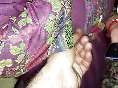 Punjabi Jatti caught bihari masturbate in her bathroom and punish him