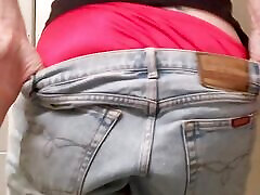 Peeing Gassy Pees
