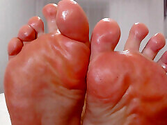 Hairy Muscular Hunk Doing Footjob with Oiled Feet