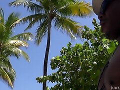 Kelsi barcelona sam Hanging Out In Miami Gets Caught Hurricane Dredd - Exclusive Scene - JulesJordan