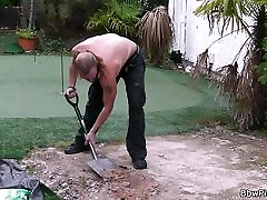 Blonde bbw in asian wife hidden riding verführt Garten-Arbeiter