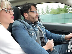 procace biondo milf didine scopata in il auto da lei driver