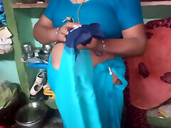 Indian aunty saree changing porn video