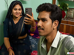 Indian Beautiful Desi Bhabhi On Mobile Selfi By -Snapchat143