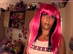 In My Pink Cheerleader Outfit, I Teased Myself on a Bed Full of seks family full Toys. Then Got Taken From Behind and Made the Wette...