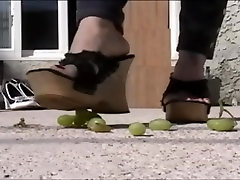 Bare toes in high heels, stomping