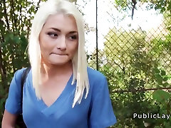 Dude fucks sexy amateur blonde outdoor