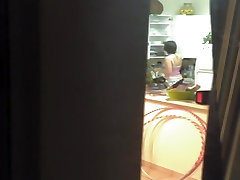 Girl in the sweetie sammie myfreecams is sitting naked on the sofa