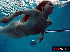 Bouncy booty underwater Katrin