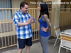 Ballbusting: Goddess Maria Marley destroys the testicles of Andrea Dipre