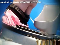 yellow duck-hose-pissen im wc